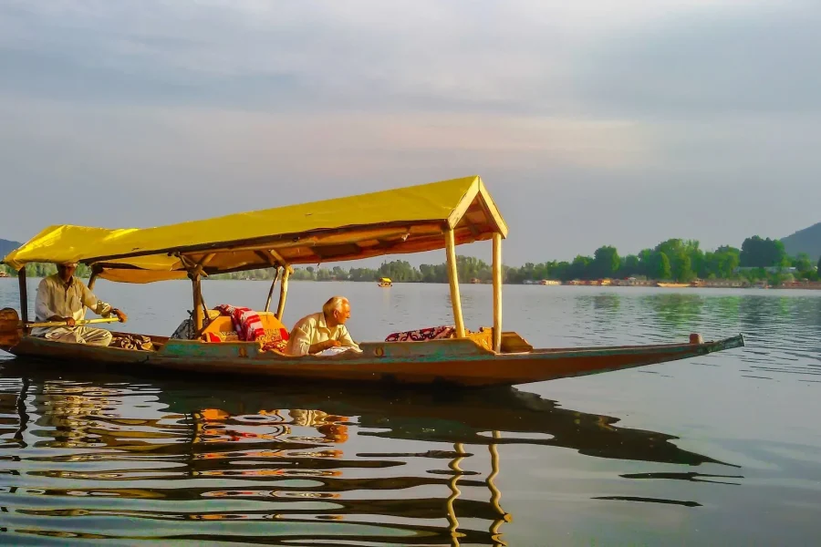 Dal-Lake-WeFlyStay